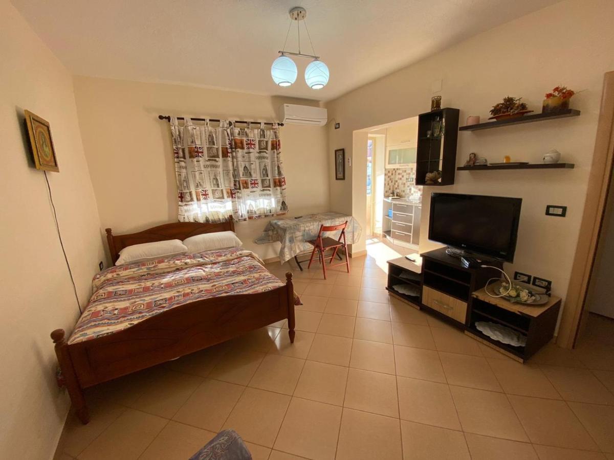 88 Apartment Himare Luaran gambar